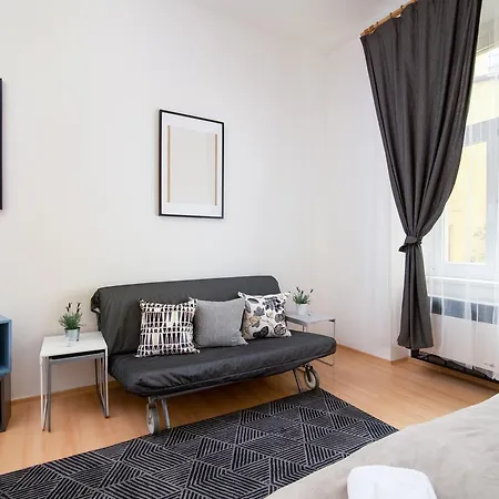 Bright Central Urban Escape #11 Apartment
